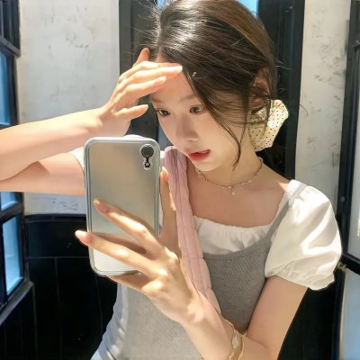 龙纹身的女孩
